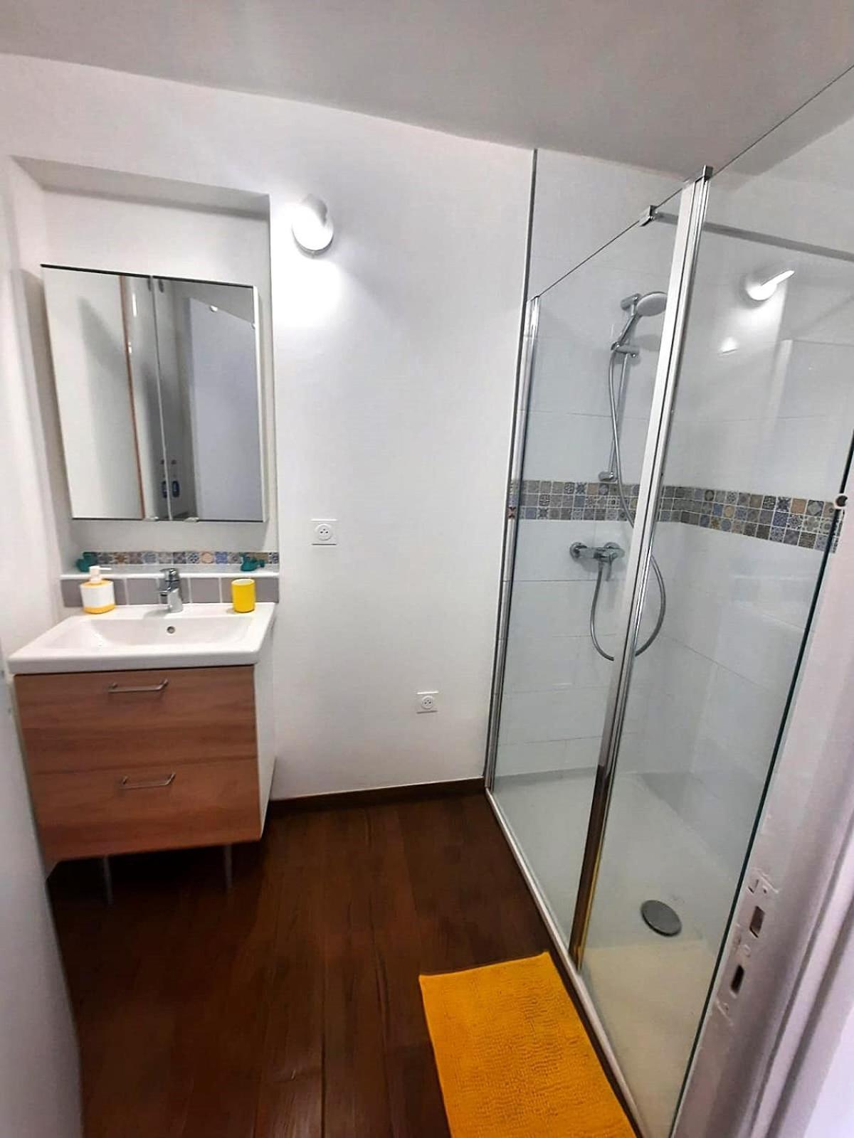 La 2, Climatisee Ac, Calme, Cuisine Privee Privatunterkunft Nizza