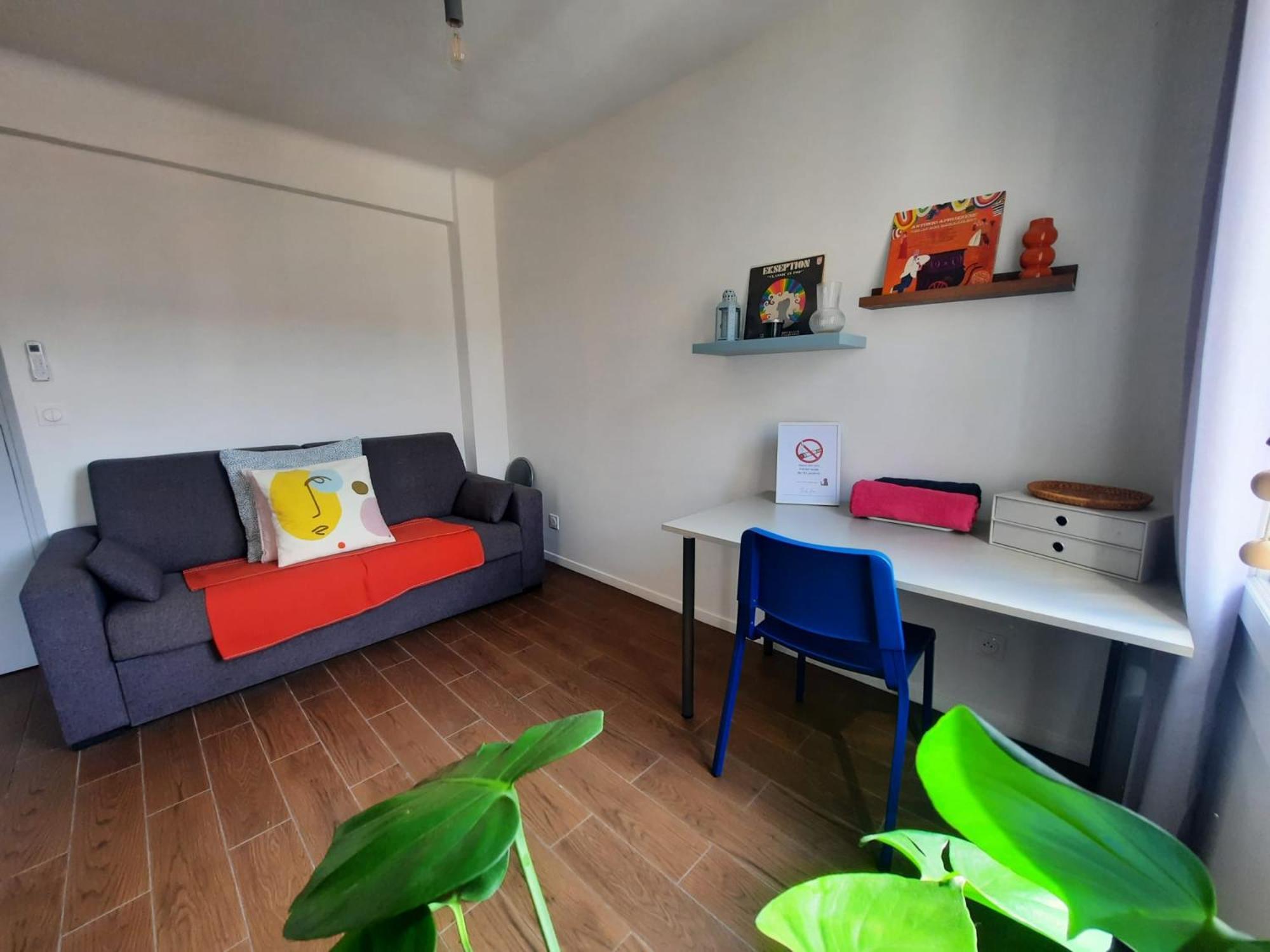 La 2, Climatisee Ac, Calme, Cuisine Privee Nizza